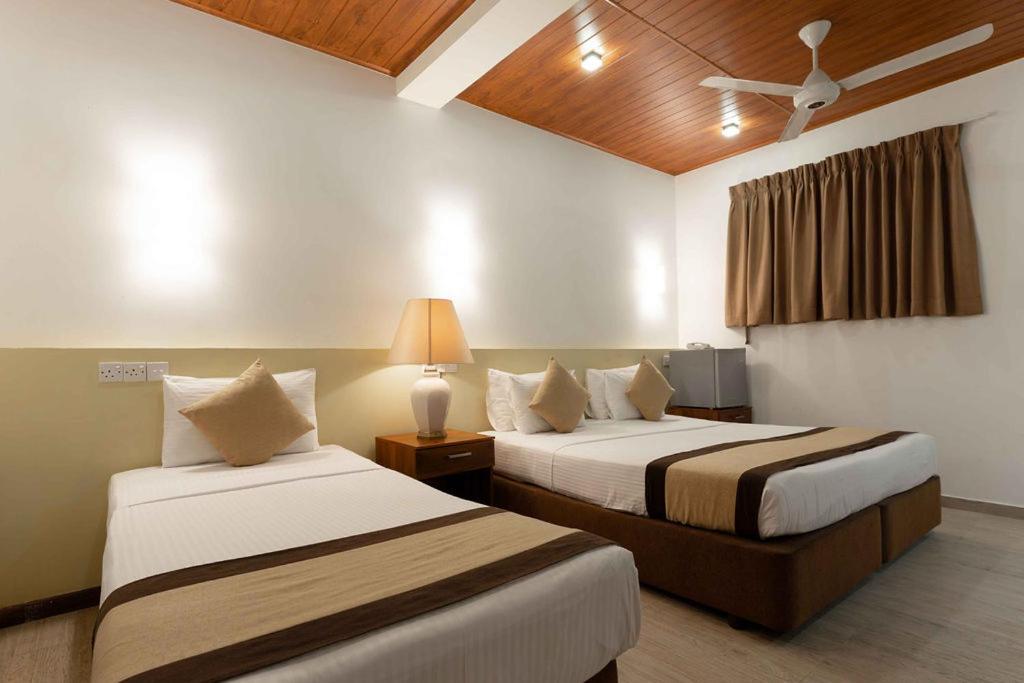 Beach Corridor Hotel & Spa With Free Airport Shuttle Negombo Exterior photo