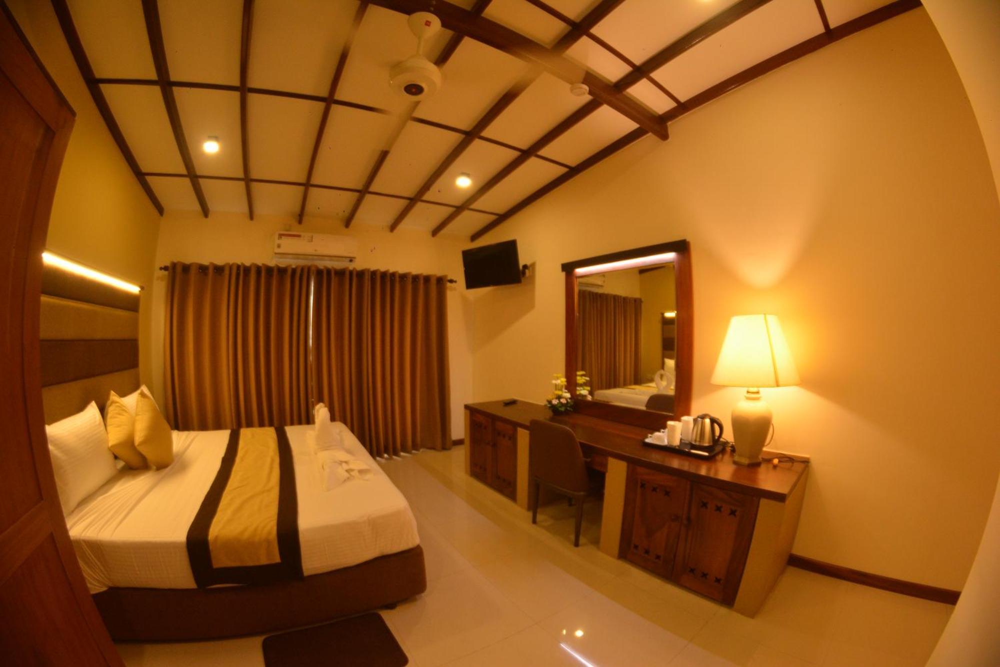 Beach Corridor Hotel & Spa With Free Airport Shuttle Negombo Exterior photo